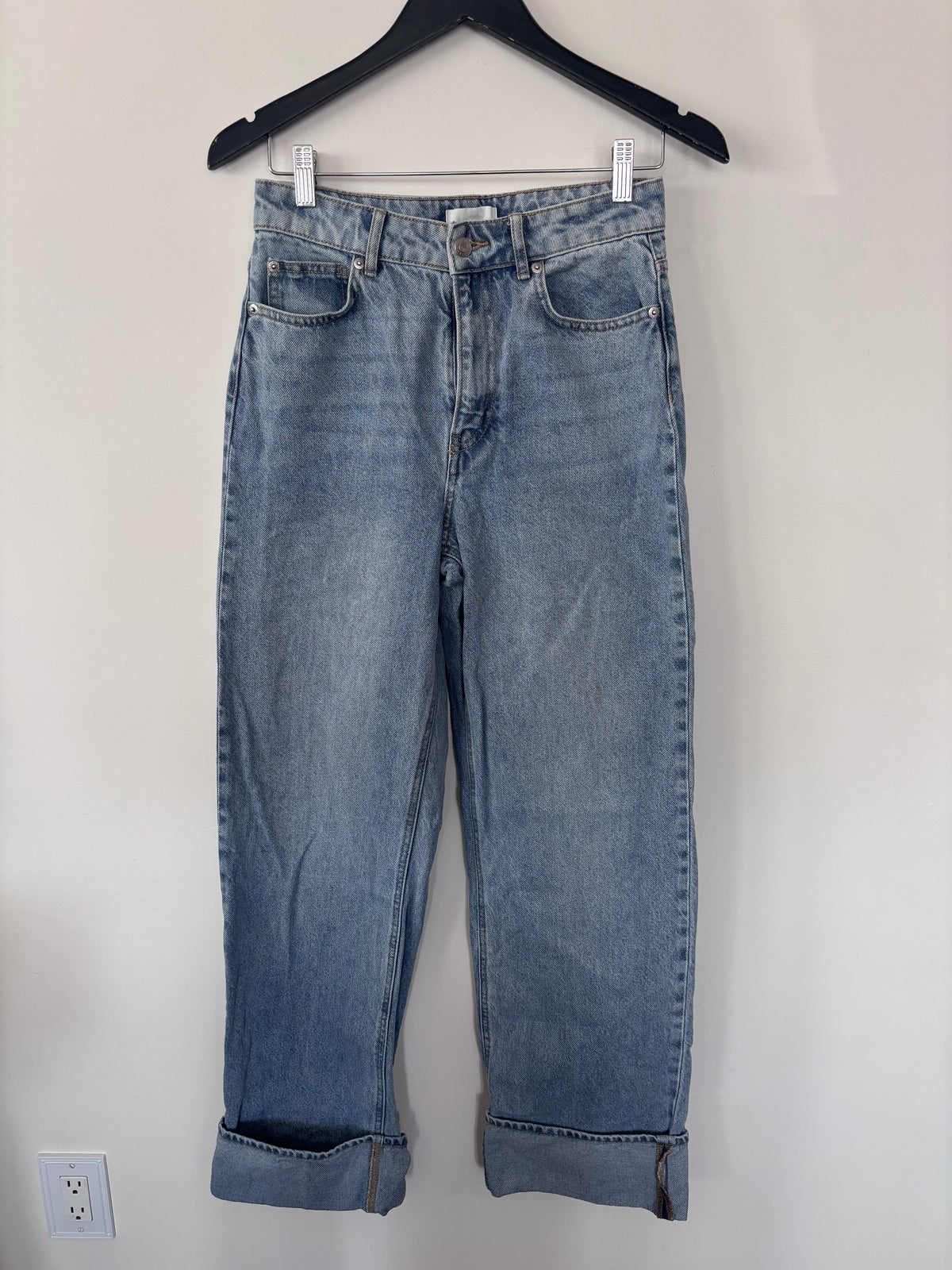 H&M Straight Leg Light Wash Cuffed Jeans | Sz 4