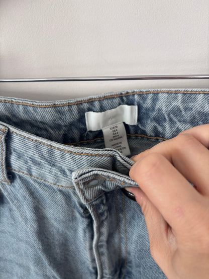 H&M Straight Leg Light Wash Cuffed Jeans | Sz 4