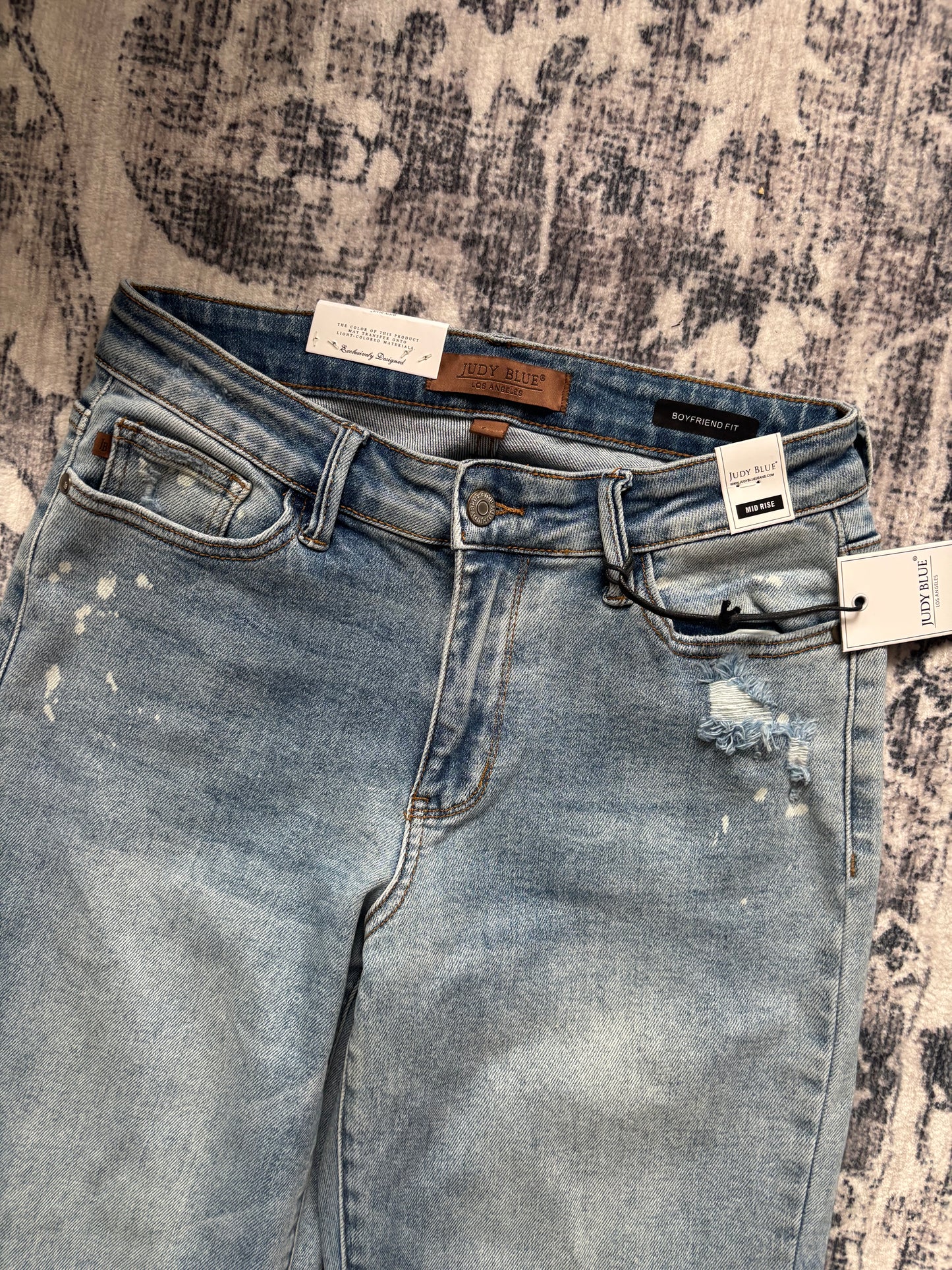 Judy Blue Mid Rise Bleach Splatter Cuffed Boyfriend Jeans | Sz 25 (N205M6)