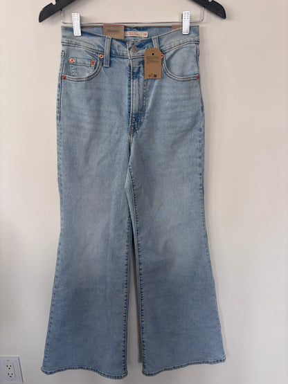 Levi's Ribcage Lightwash Bell Jeans | Sz 26 (stretch) (NWT)