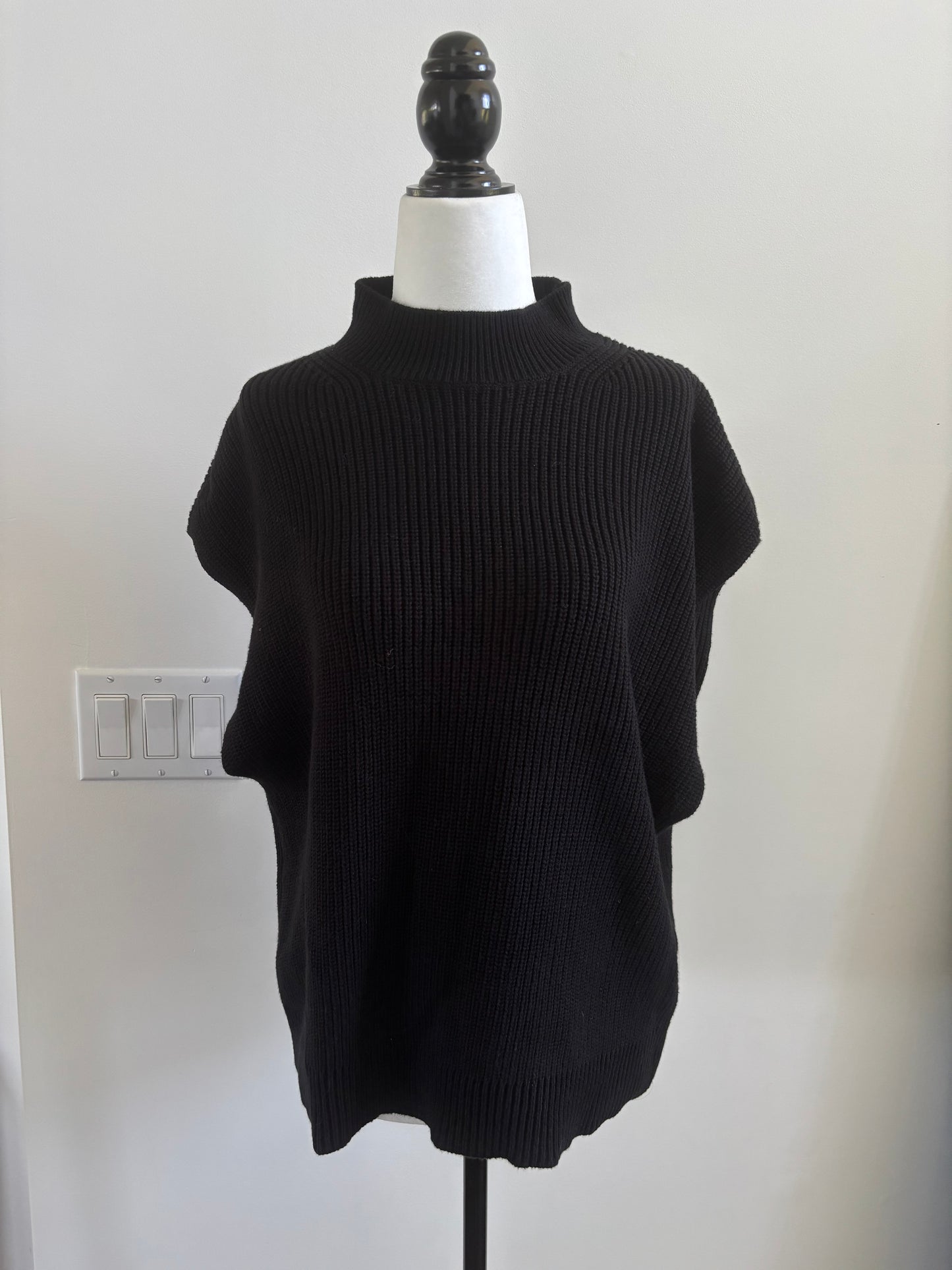 Paper Label Zoe Knit Vest | XS (Fits like a Medium or large)