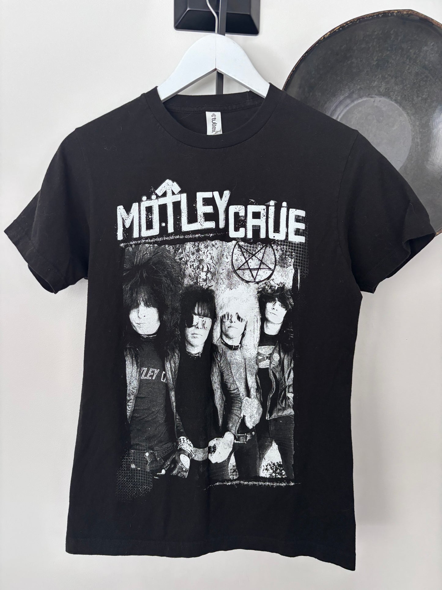 Motley Crue Tour Dates Graphic Tee | Sz Small ( M25W3)