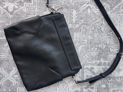 Matt & Nat Minka Vegan Hobo Bag/Crossbody Bag in Black