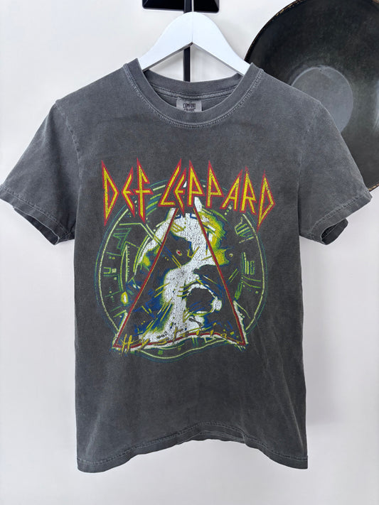 Comfort Colors Def Leppard Graphic Tee | Sz Small (M24W3)