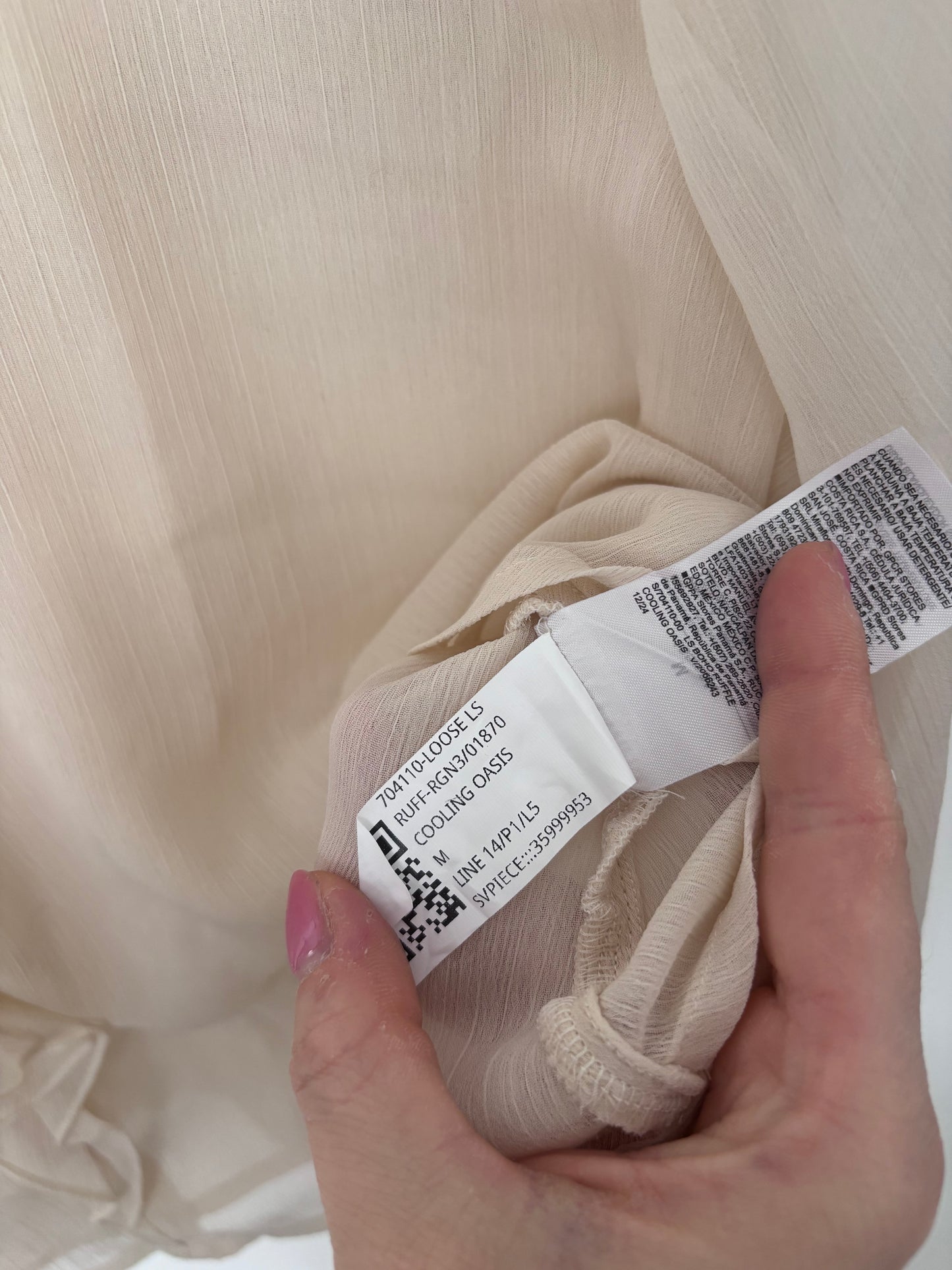 Old Navy Ivory Ruffle Blouse | Sz Medium (Loose fit) (M45W3)