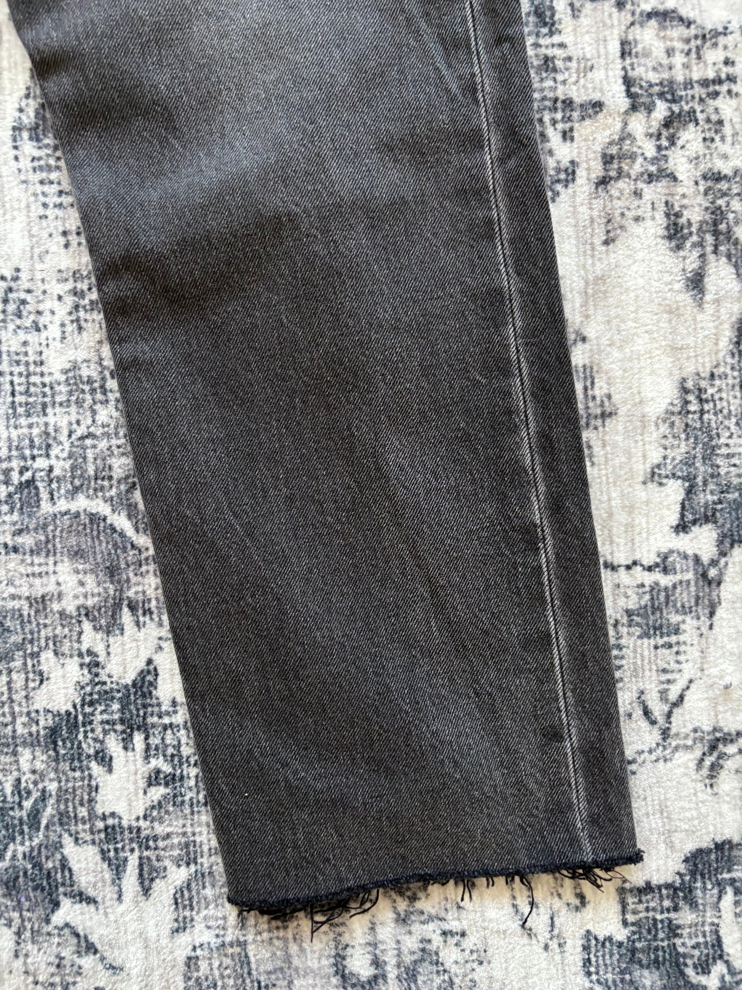 Levi's 501 Washed Black/Grey Straight Leg Cropped Jeans | Sz 28 (N249W7)