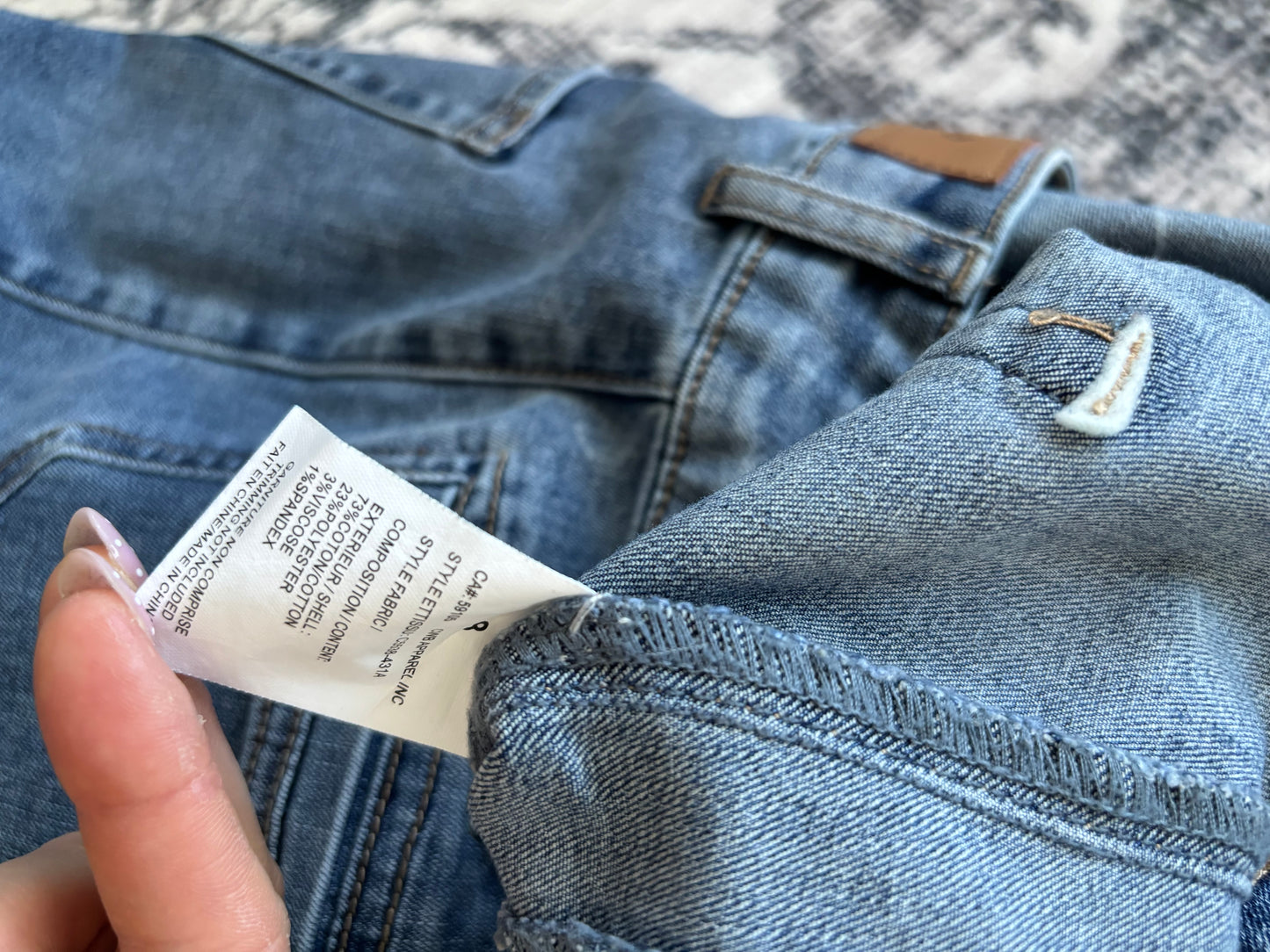 Charlie B Patch Pocket Flare Jeans (28" inseam) | Size 8 (N239M8)