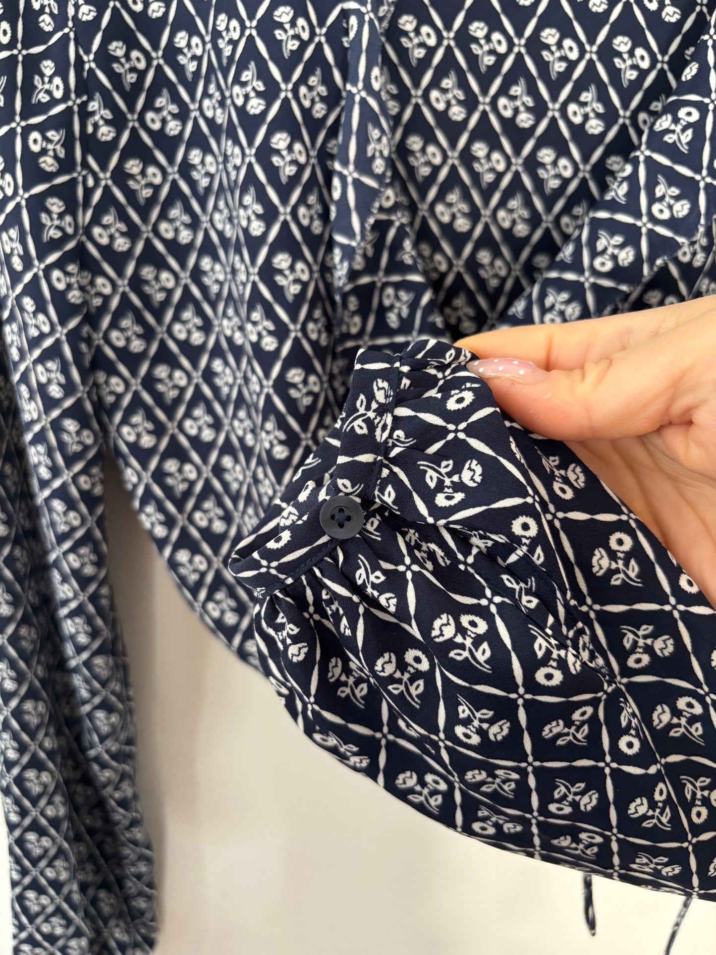 Aritzia / Sunday Best Gigi Blouse Ruffle Wrap Top | XXS (fits big) (N248A22)