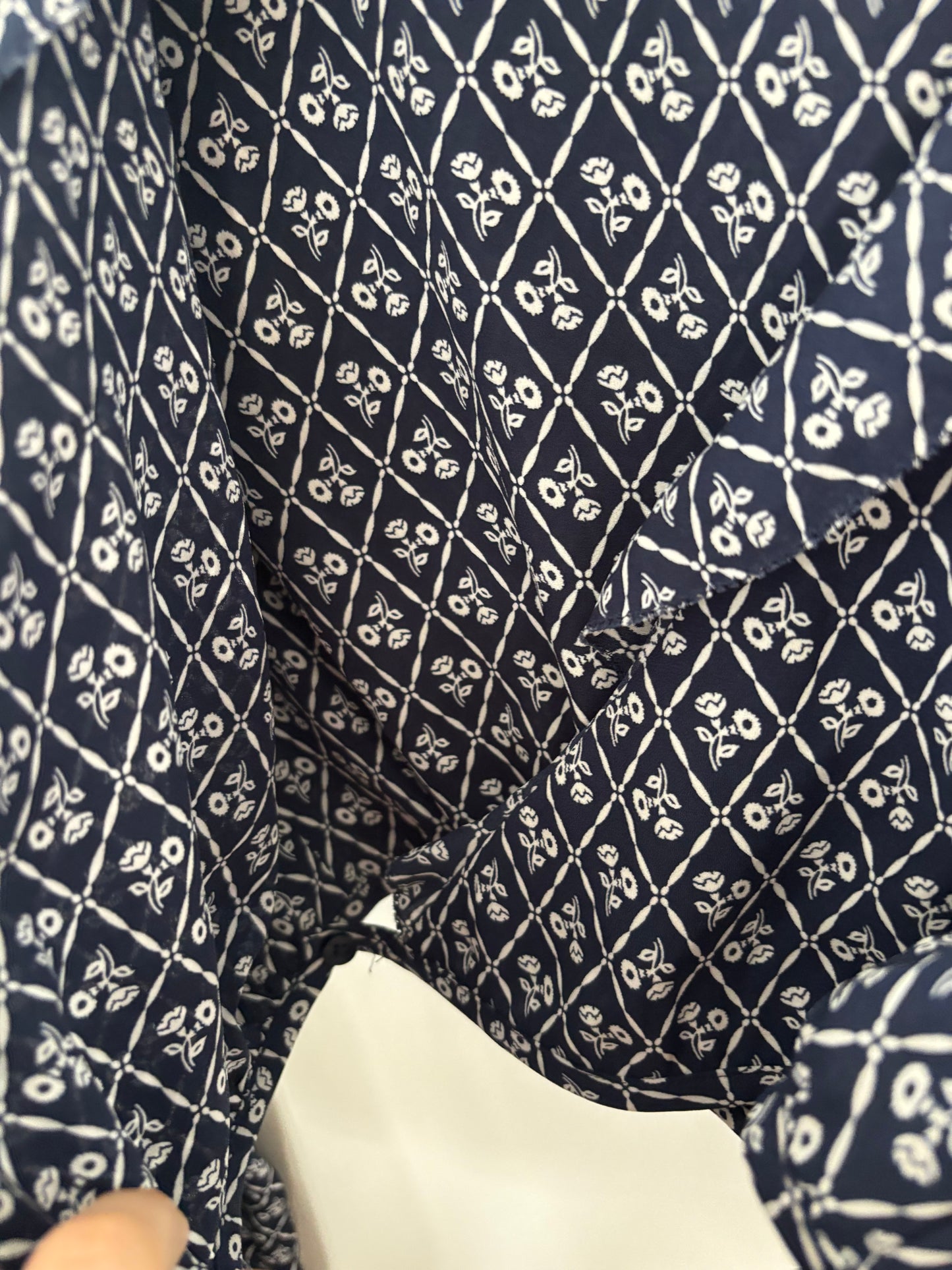 Aritzia / Sunday Best Gigi Blouse Ruffle Wrap Top | XXS (fits big) (N248A22)