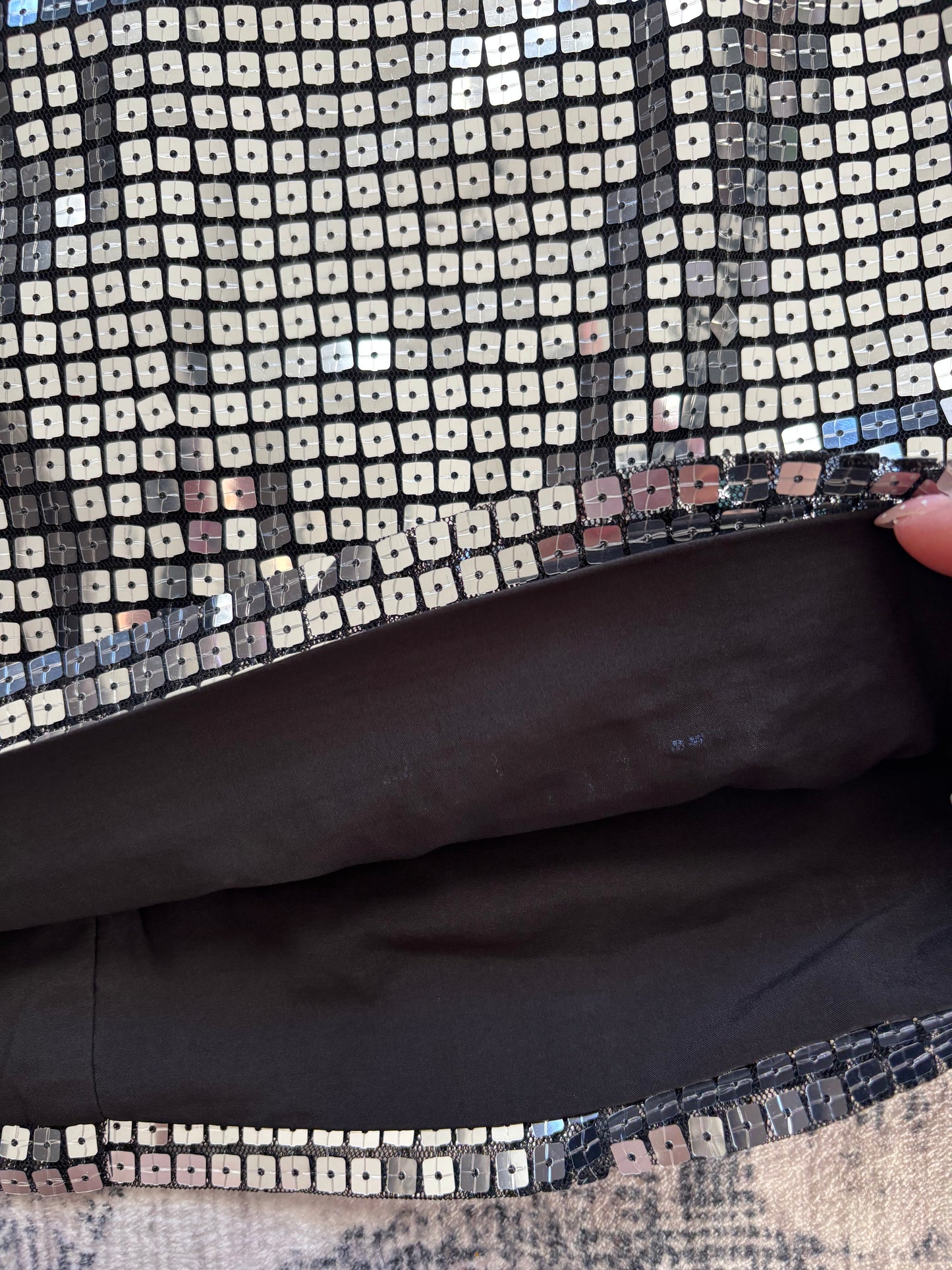 Runaway the Label Silver** Sequin Embellished Mini Skirt |  Sz XS (N259A22)