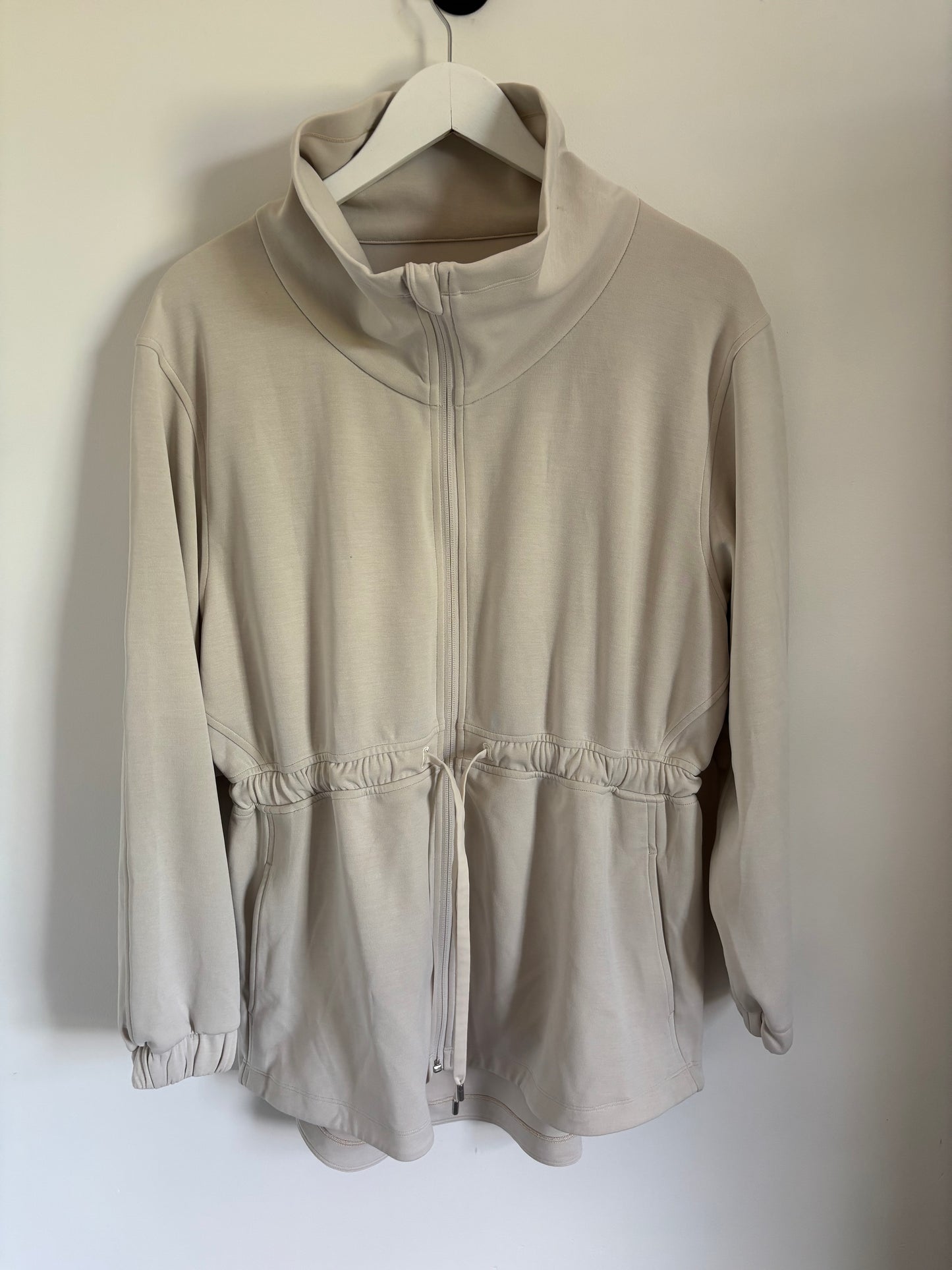 Lululemon Softstreme Cinch Waist Jacket in Ivory | 8 (Medium/Large)