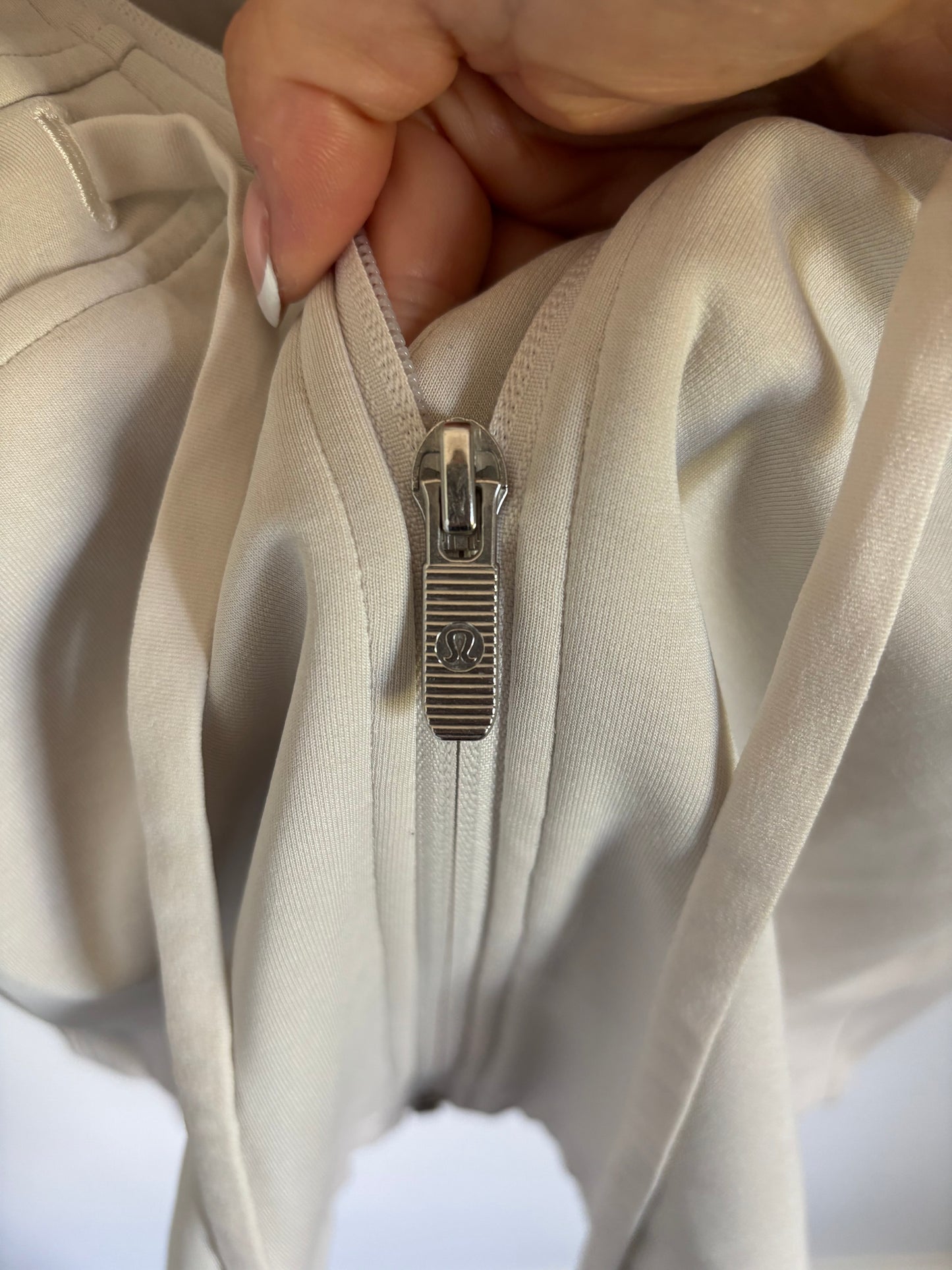 Lululemon Softstreme Cinch Waist Jacket in Ivory | 8 (Medium/Large)