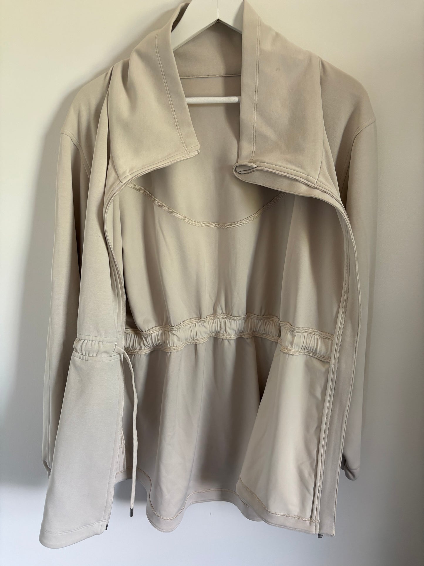 Lululemon Softstreme Cinch Waist Jacket in Ivory | 8 (Medium/Large)