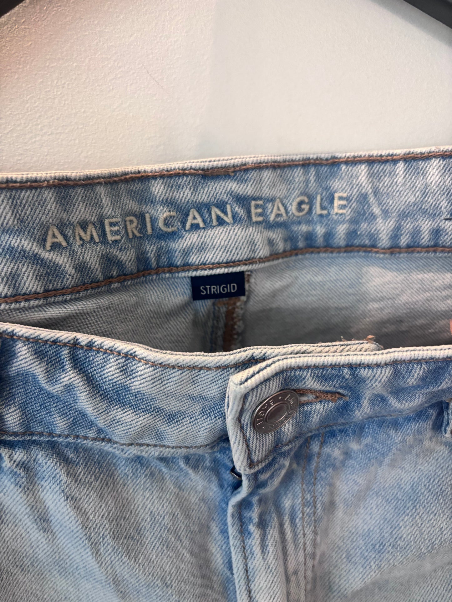 American Eagle Lightwash Mom Jeans | Sz 10