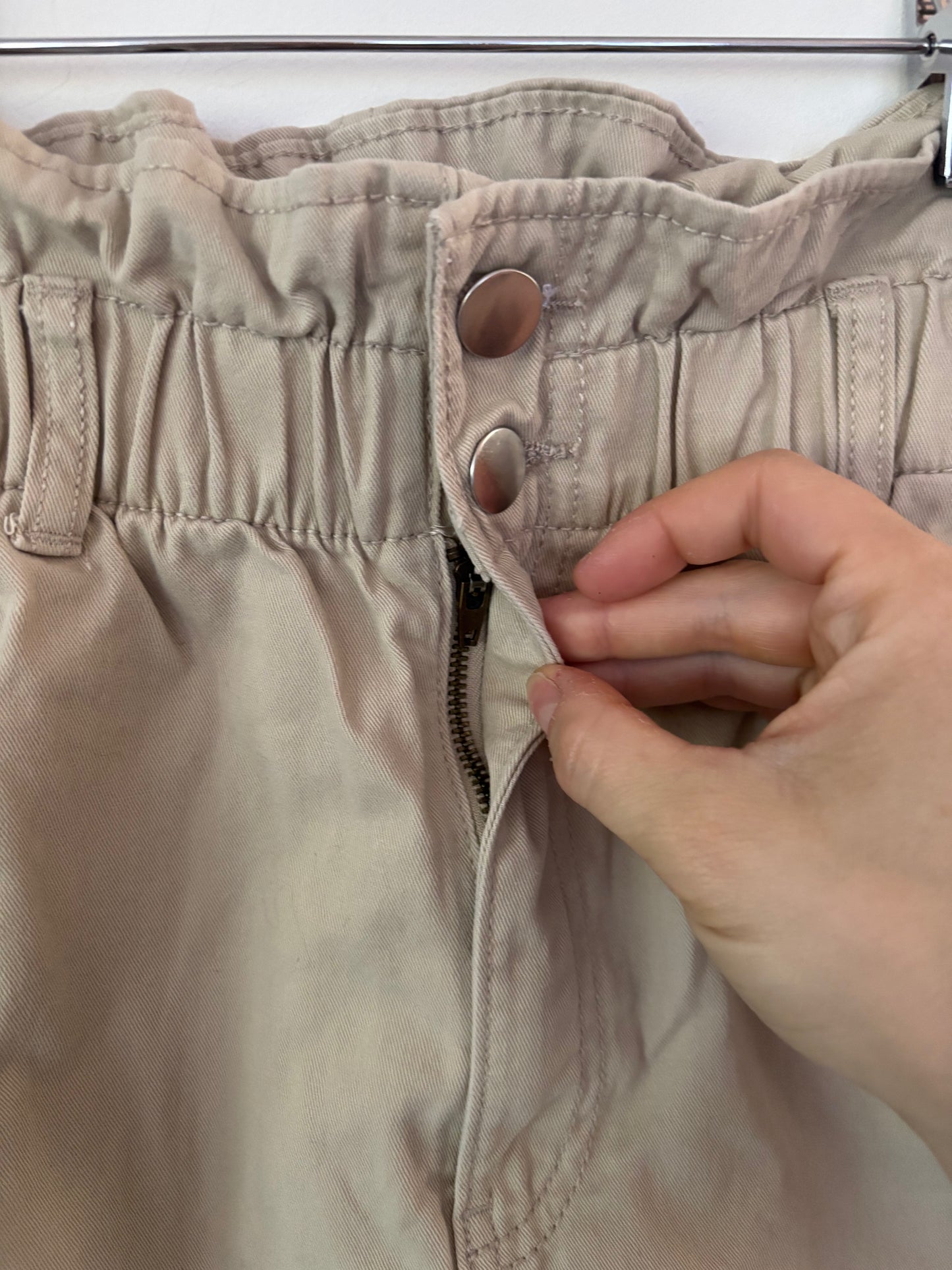 H&M Beige Paperbag Shorts | Sz 4 (fit XS/S)