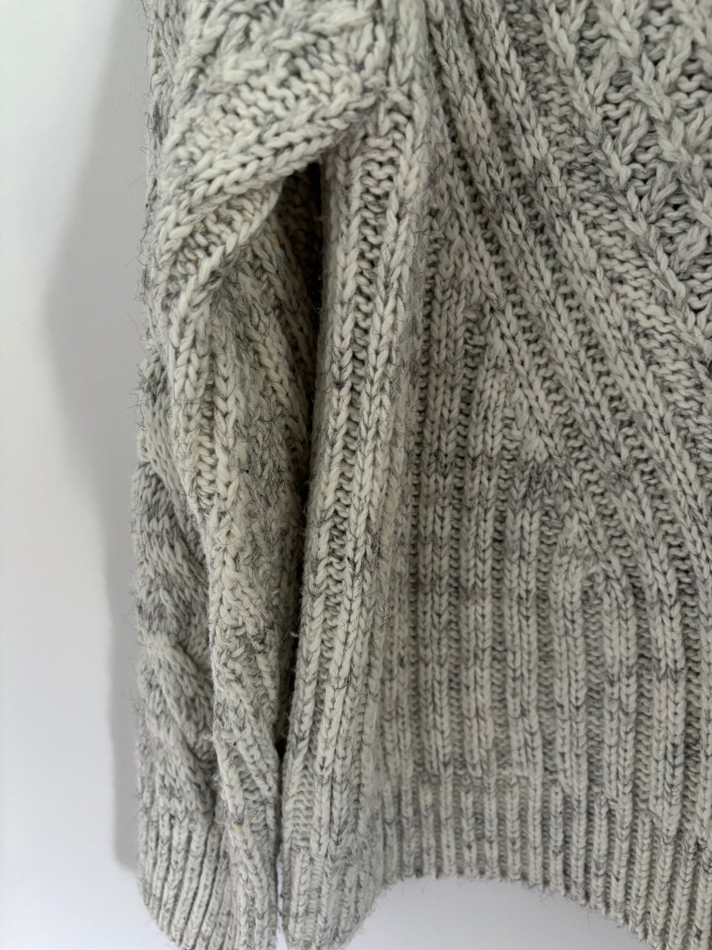 Heartloom Grey Cable Knit Sweater | Large