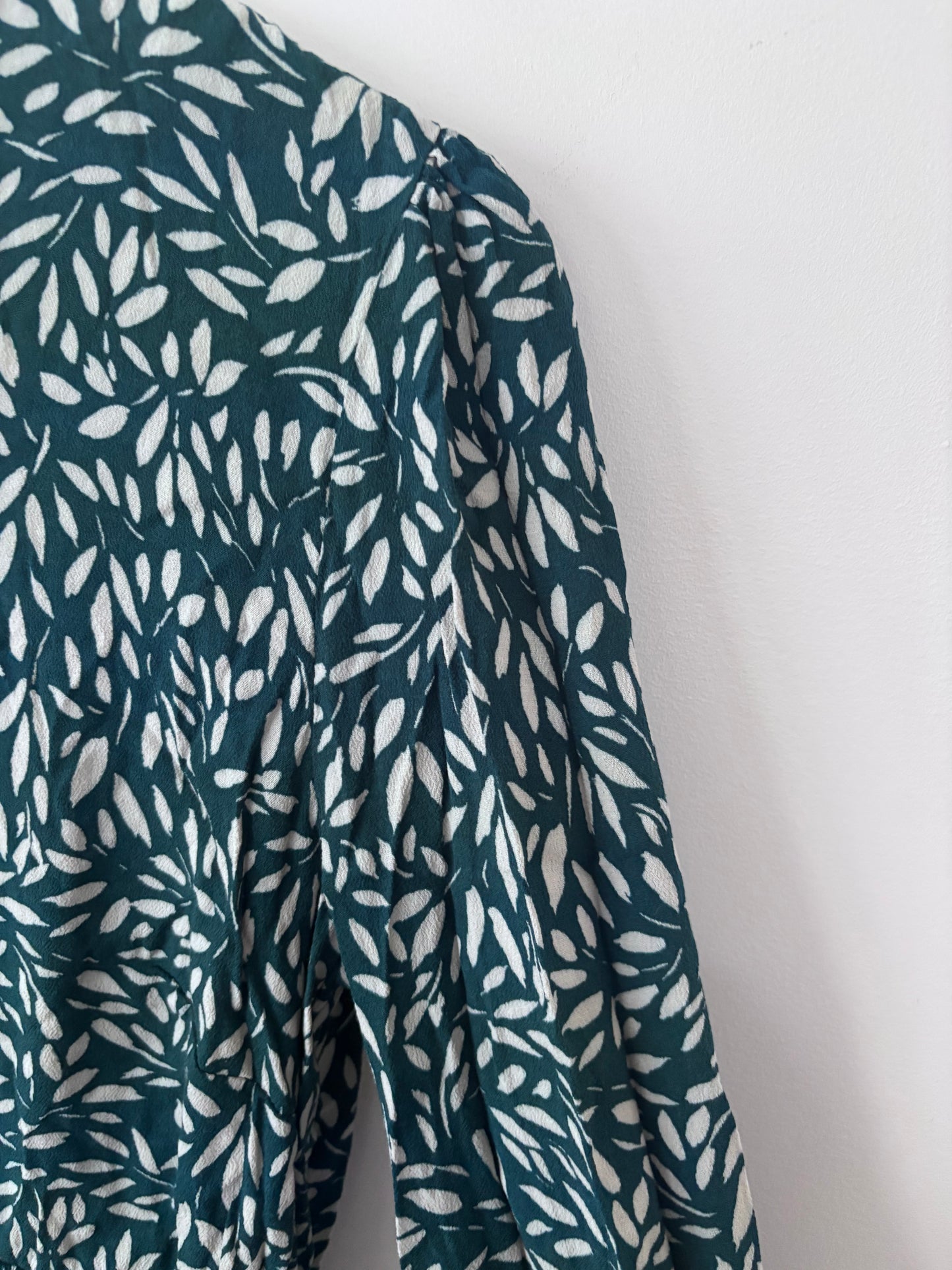 Apricot Silhouette Leaf Smocked Dress | Sz 10 (Large)
