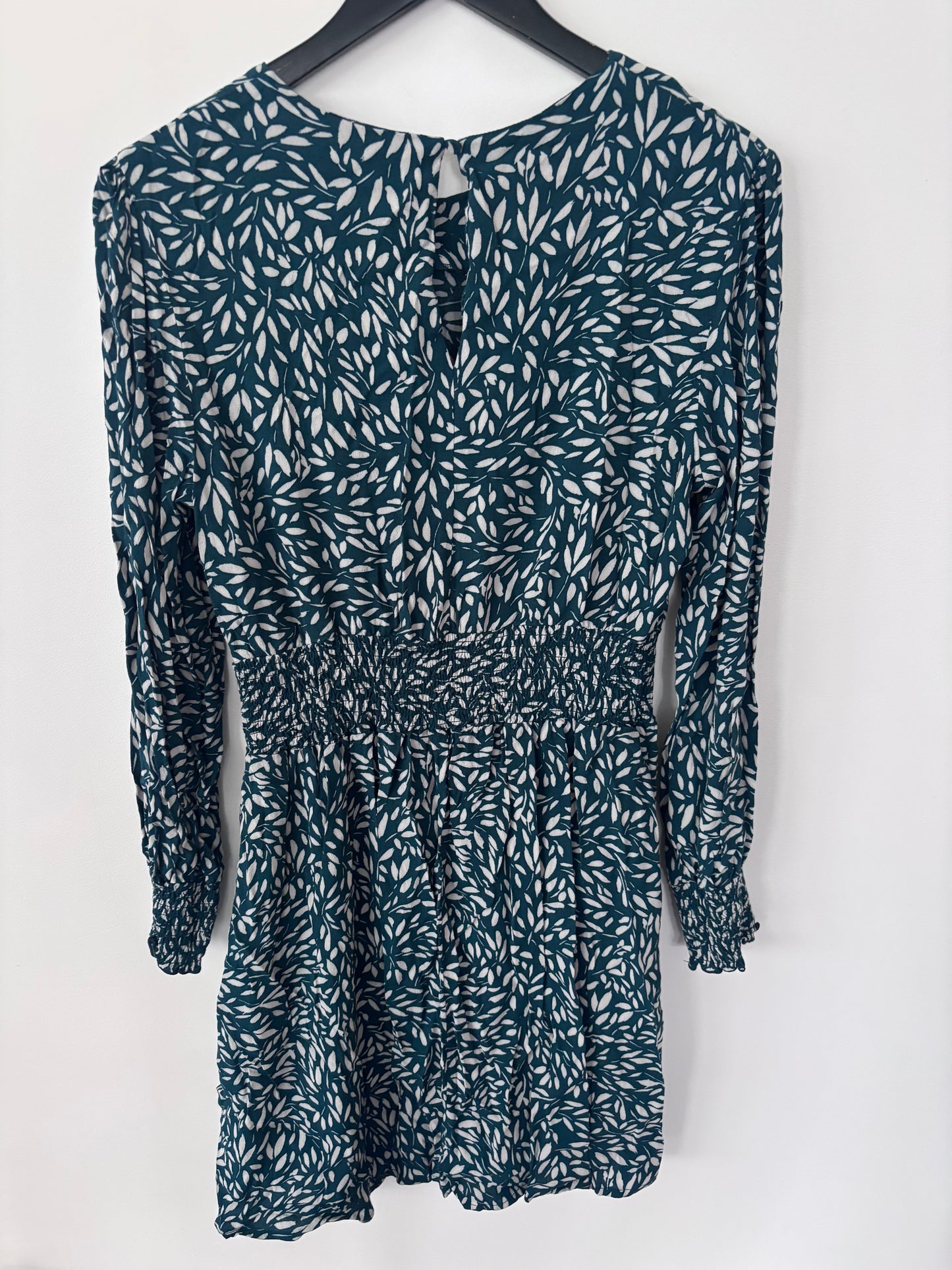 Apricot Silhouette Leaf Smocked Dress | Sz 10 (Large)