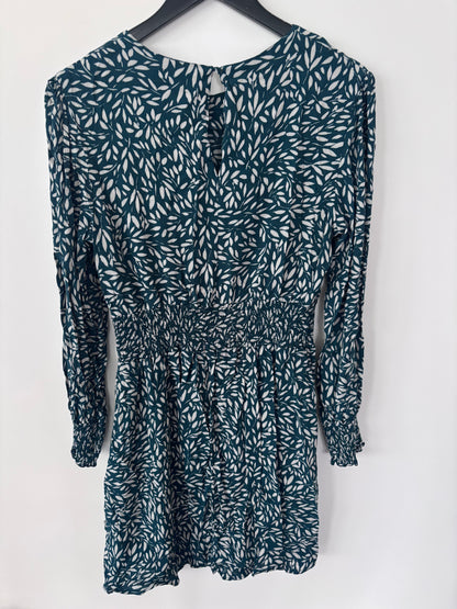 Apricot Silhouette Leaf Smocked Dress | Sz 10 (Large)