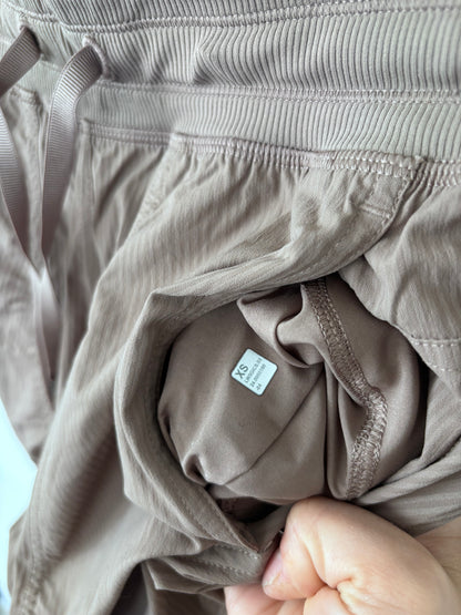 Lululemon Dance Studio Relaxed-Fit Mid-Rise Cargo Jogger |Sz XS (fits like 2-4)
