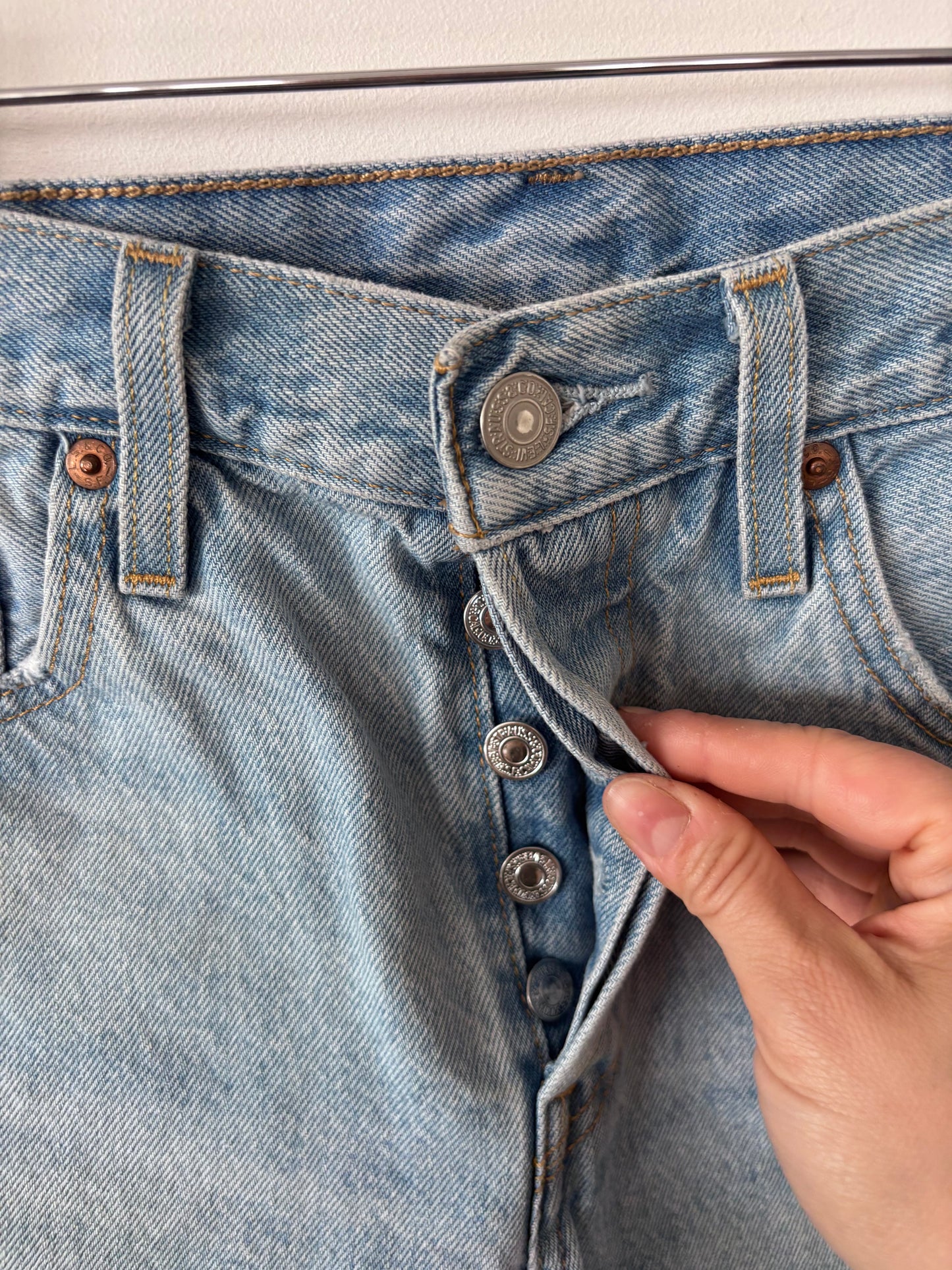 Levi's 501 Light Blue Shorts | Sz 27