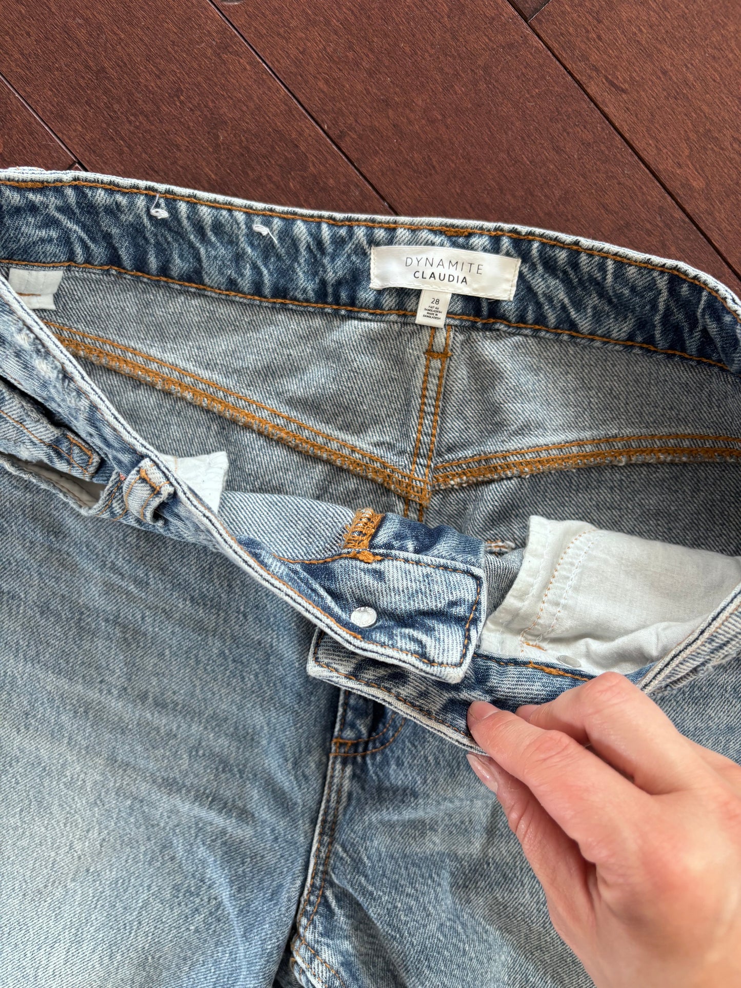 Dynamite Claudia Mom Jeans Distressed | Sz 28