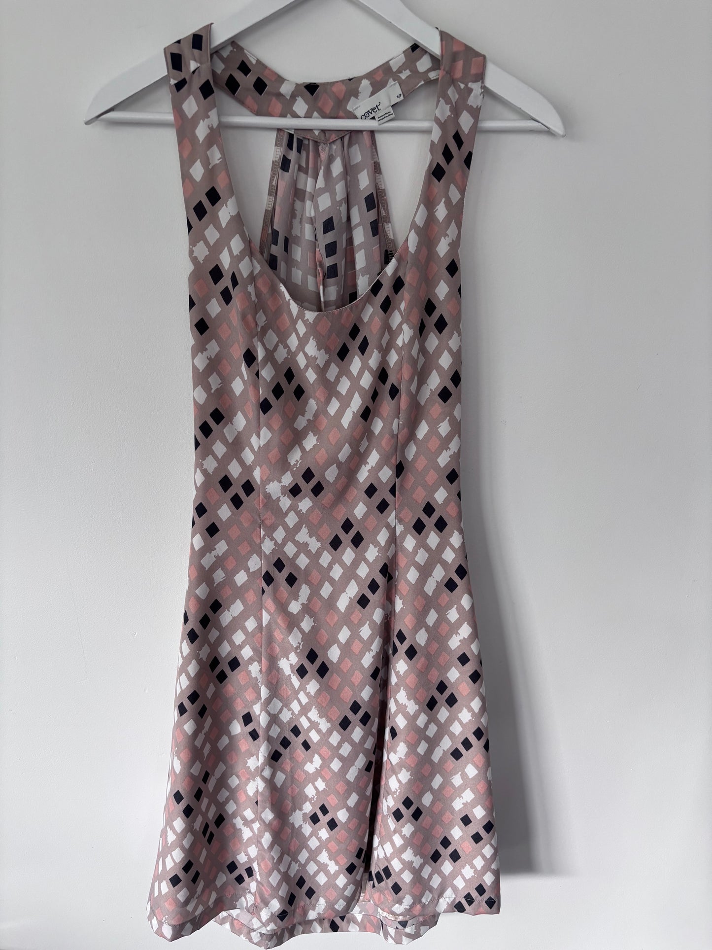 Covet Geometric Dress with Back Cut Out | Sz Small