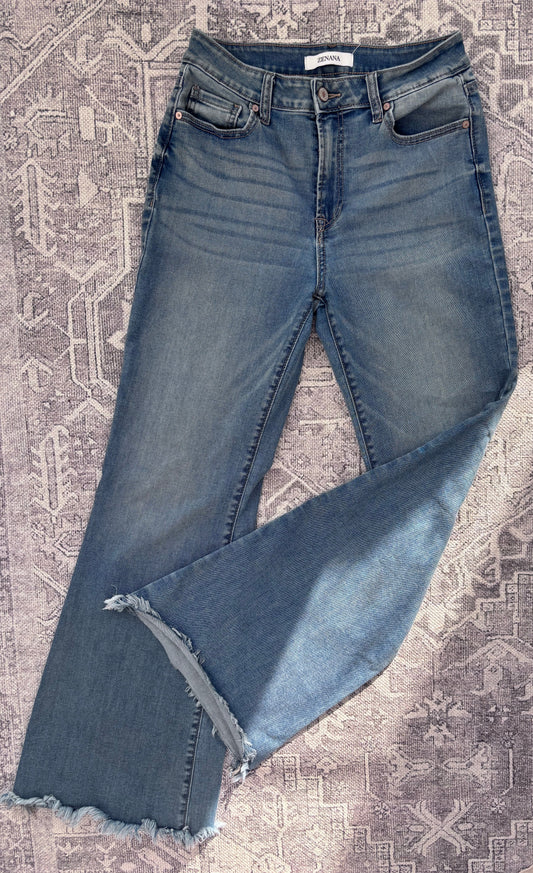 Zenana Flared Jeans | Sz 28 (stretch)