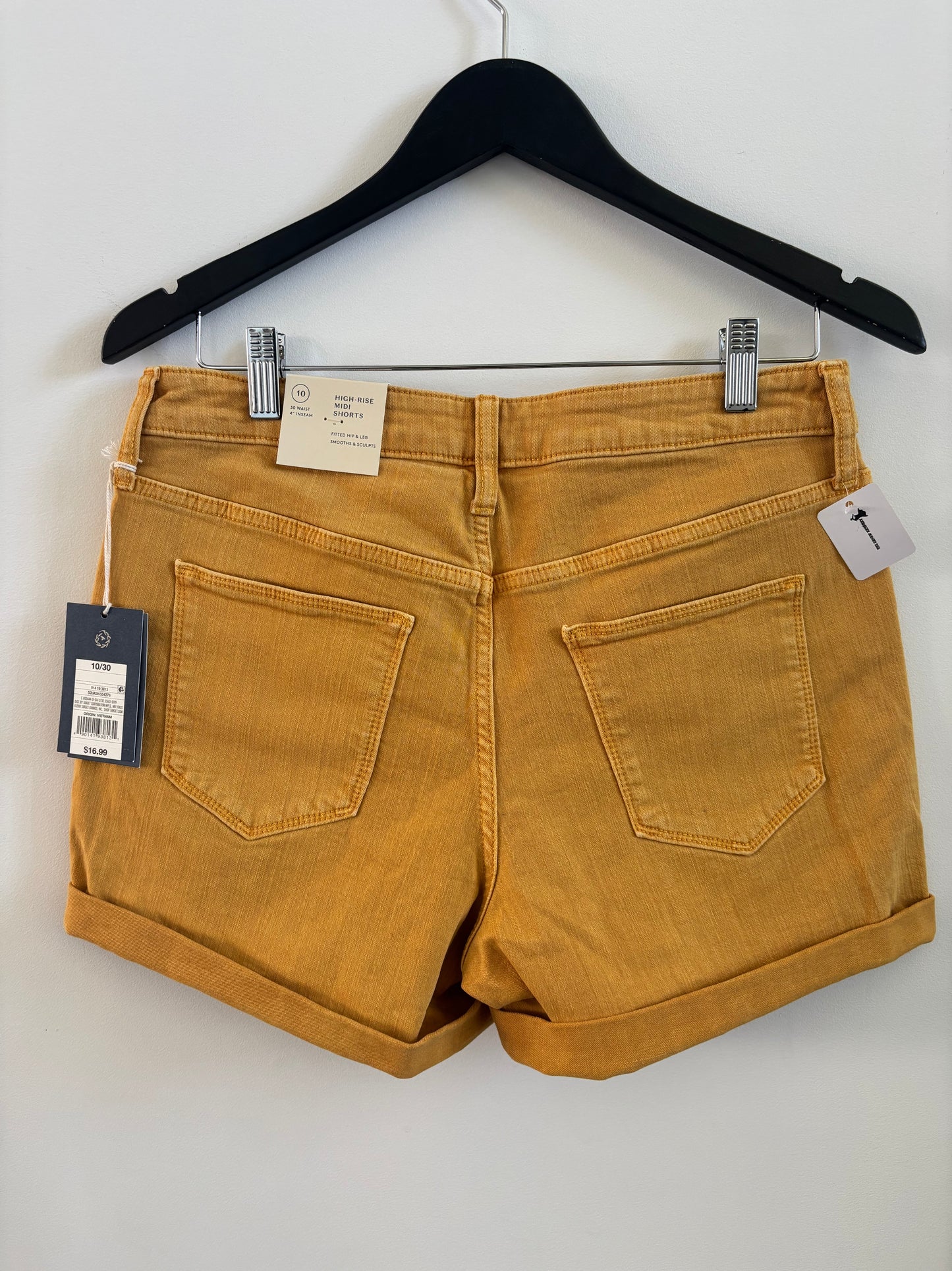 NWT Universal Threads High Rise Midi Shorts | 10