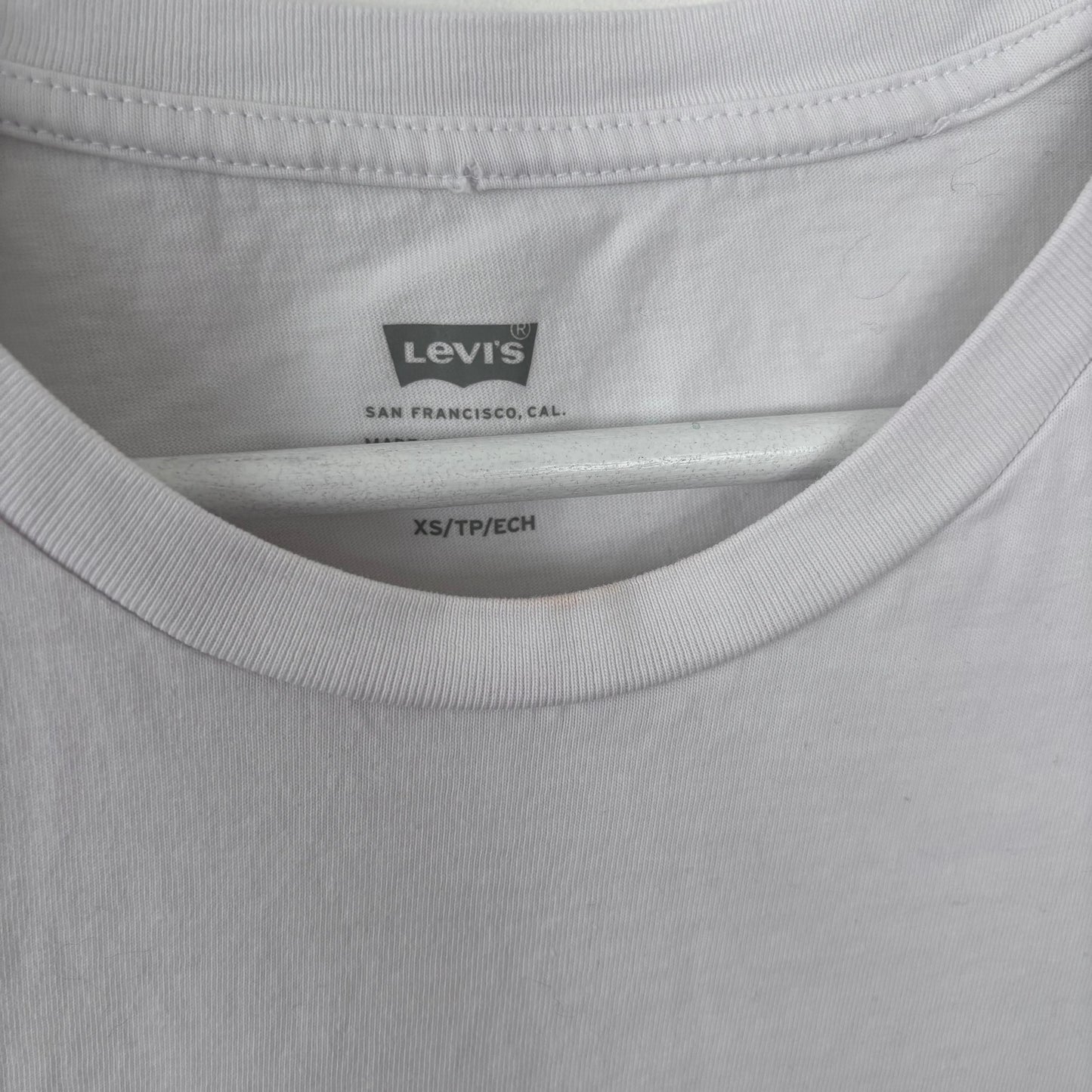 Levi's Logo White Tee | Sz XS (CS16Wh2)
