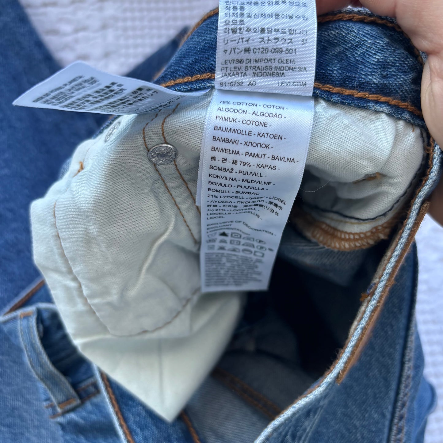 Levi's 501 90s Lightweight Medium Wash Denim | Sz 27