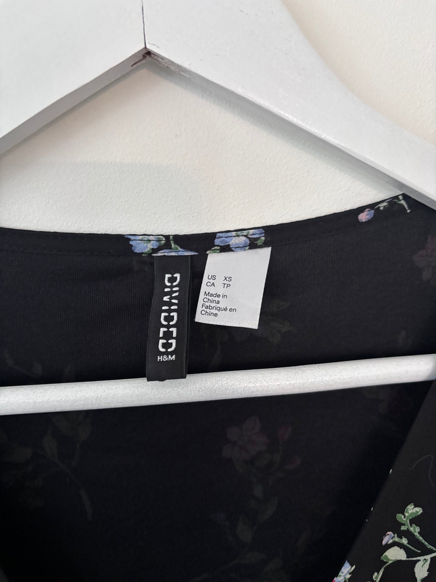 H&M Black Floral Mini Dress | Sz XS (fits larger)(M129S5)
