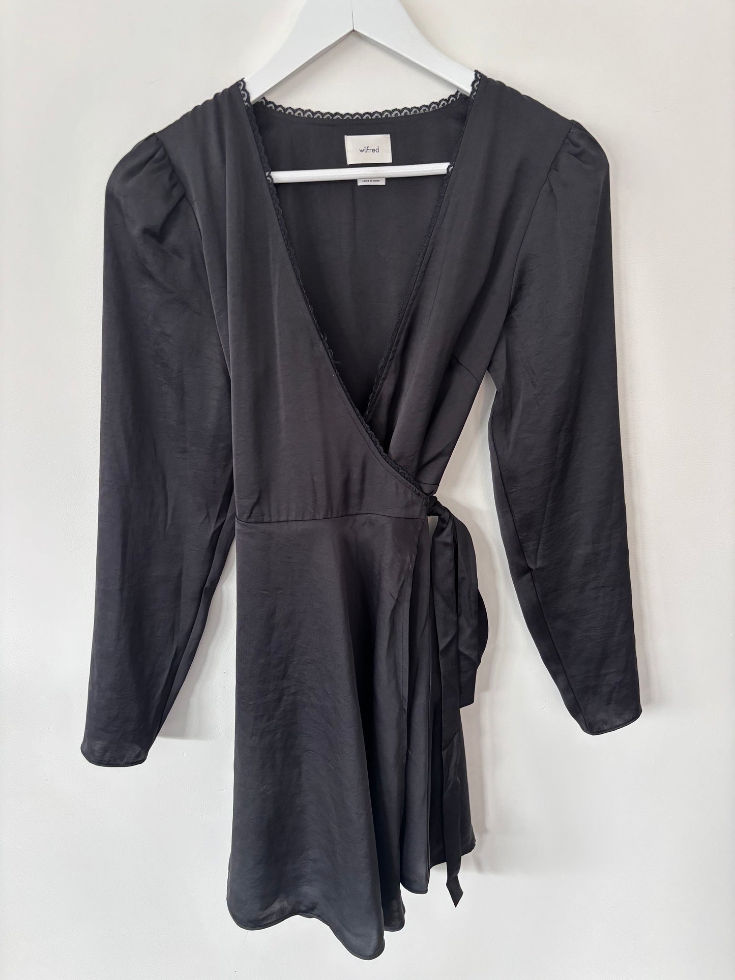 Wilfred Mademoiselle Satin Longsleeve Dress | Sz Small (M169K6)