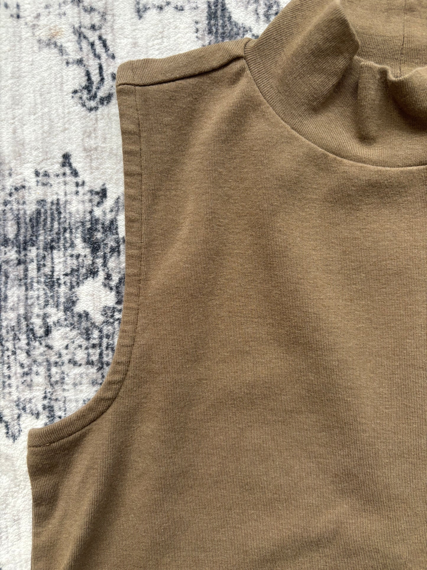 Gap Modern Sleeveless Mock Neck | XS (D025L4)