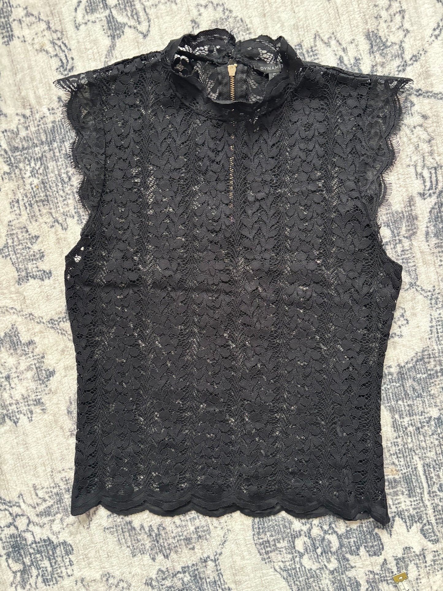 Dynamite Scalloped Hem Lace High Neck Tank | Medium (D027L4)