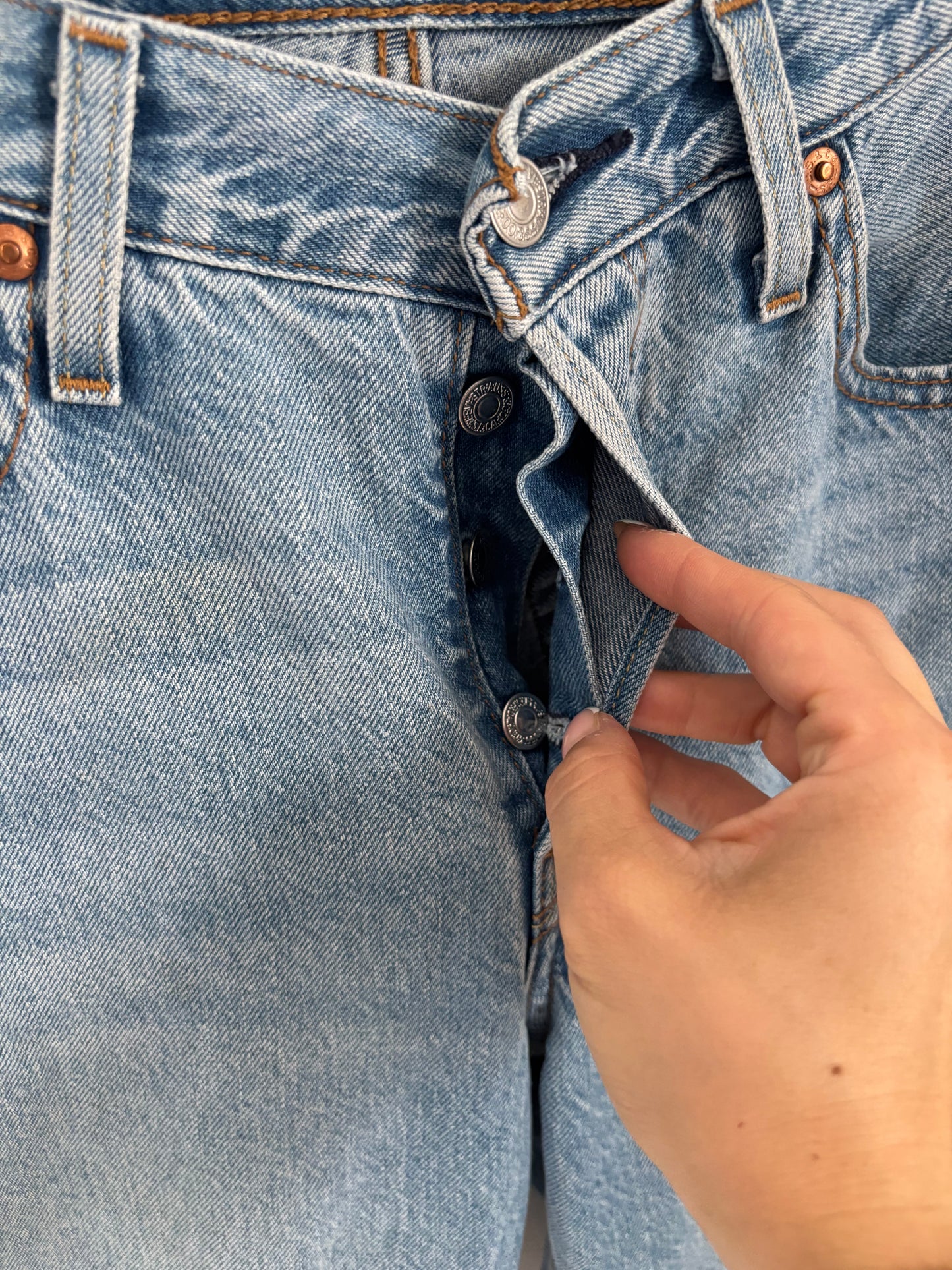 Levi's 501 90's Jeans (Raw Hem) | 26 (fit like 27)