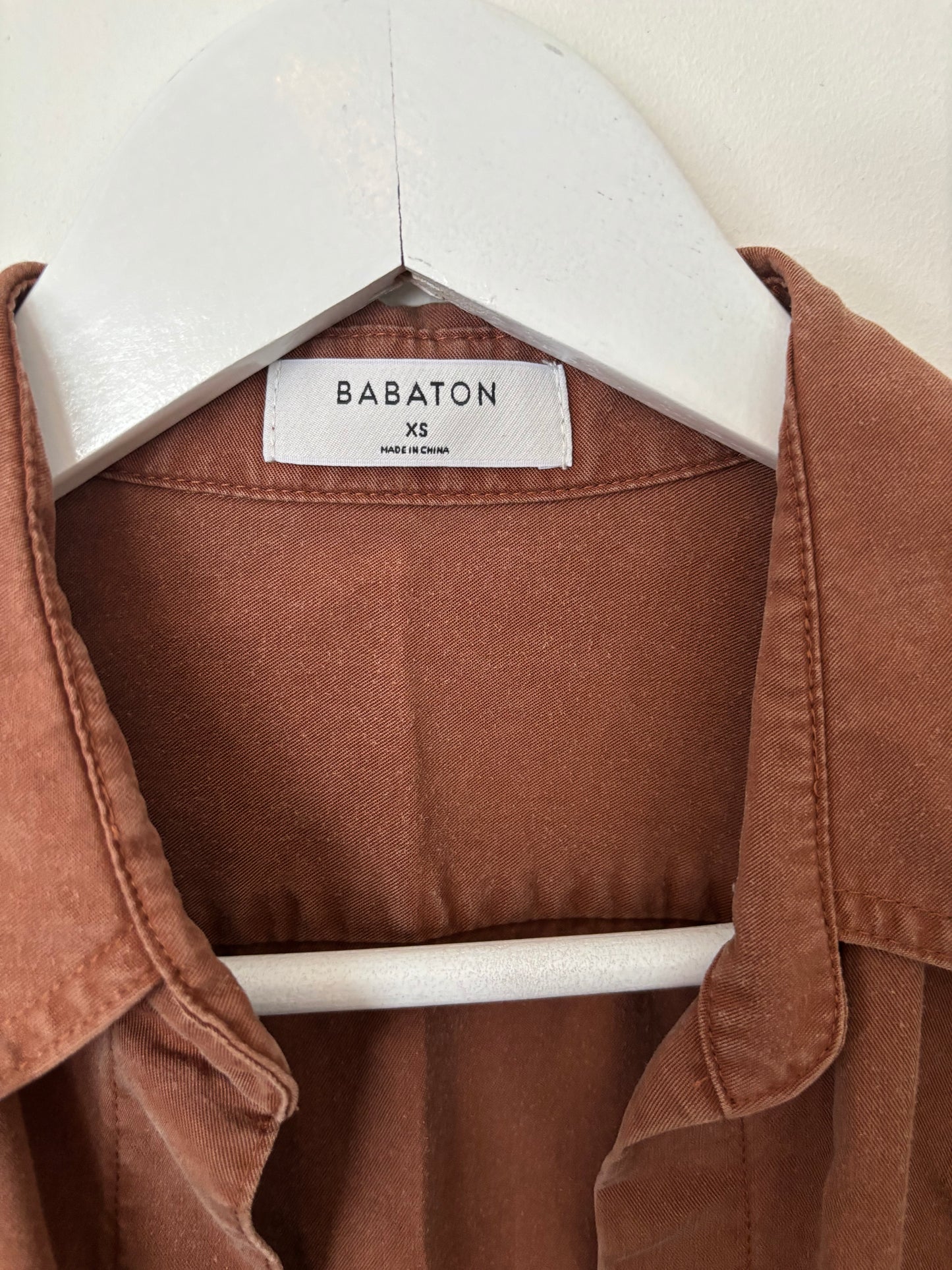 Babaton / Aritzia Tencel Button Up Utility Shirt | Sz XS (D036L4)