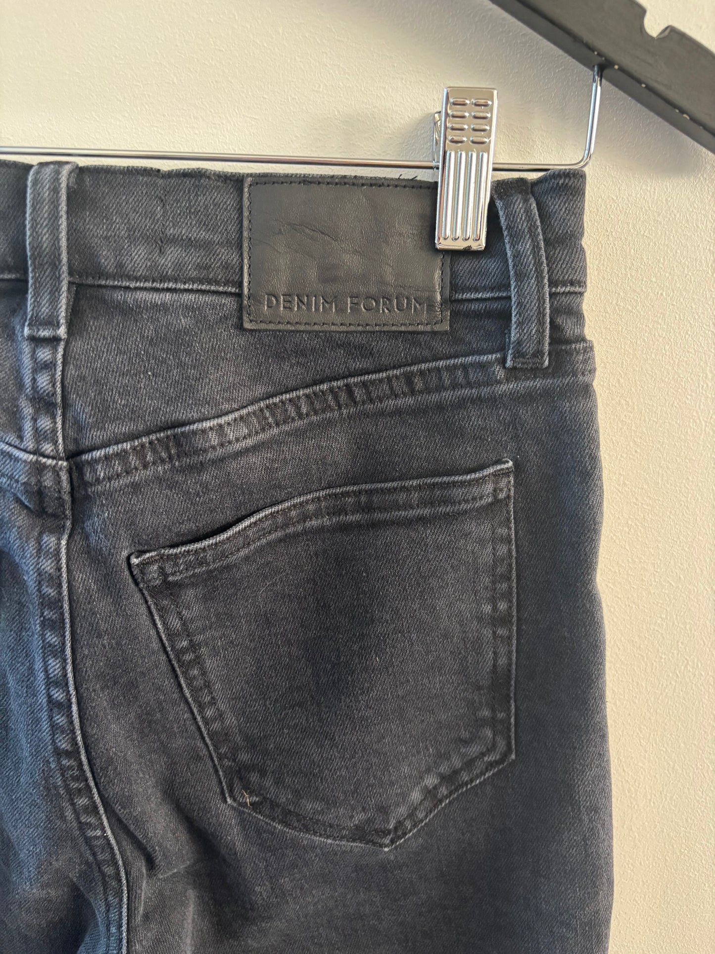 Denim Forum The Arlo Hi-rise Straight Jean vin Black | 25