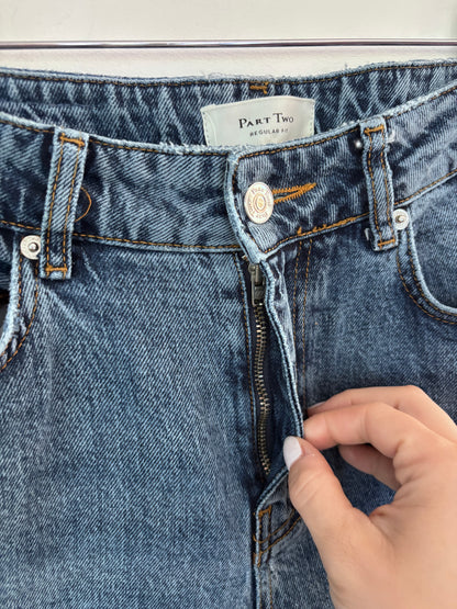 Part Two Midwash Mom Jeans | Sz 28 (may run small)