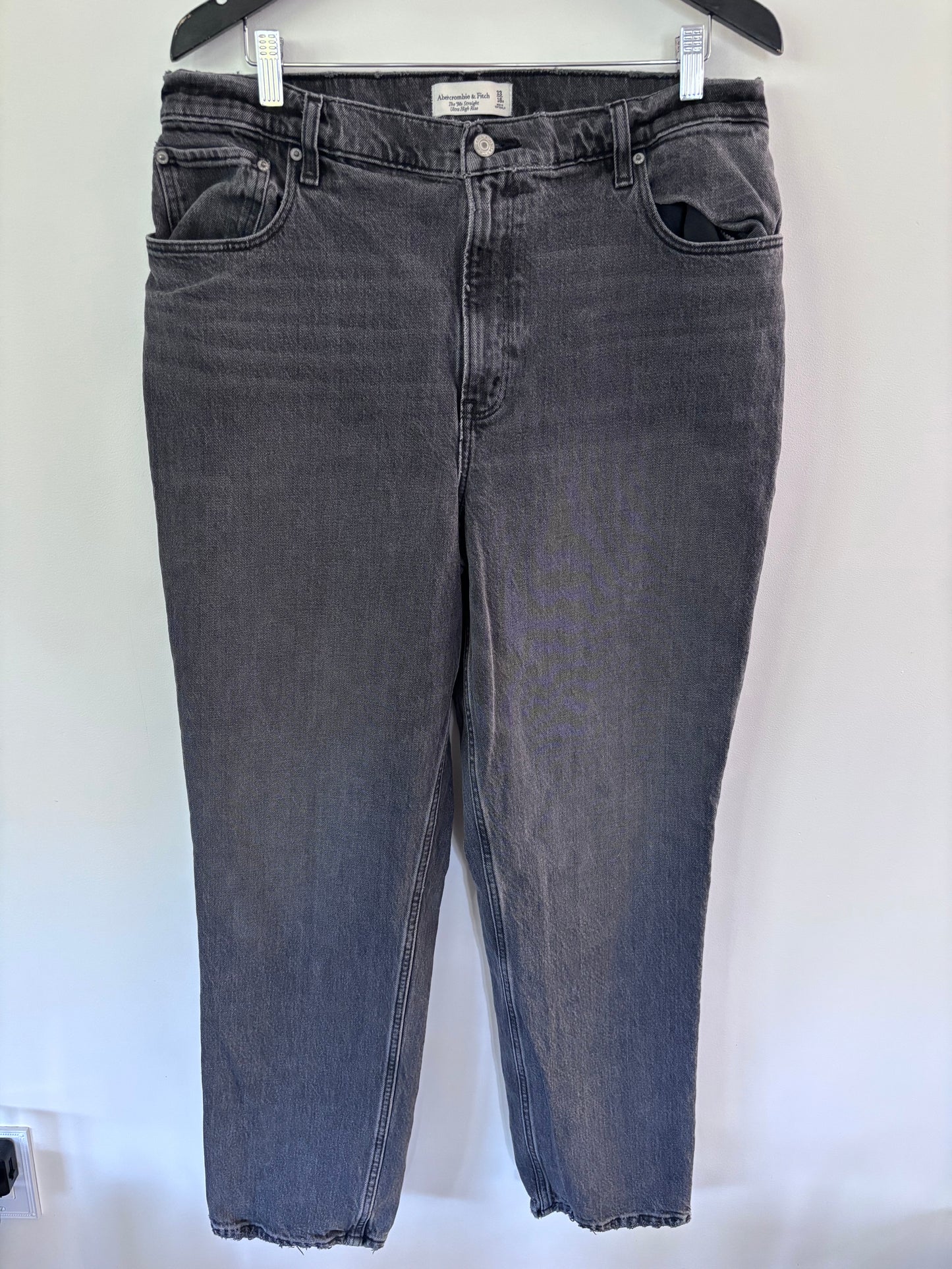 A&F The 90s Straight Ultra High Rise Jeans | Sz 33 (curve love)