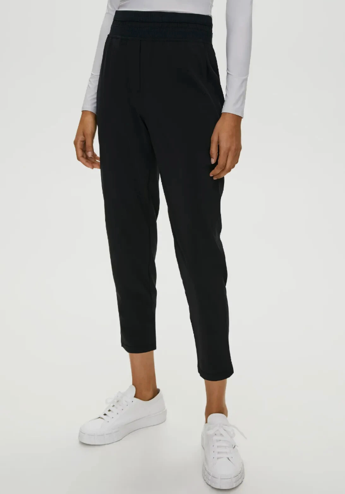 The Group Babaton / Aritzia Arrow Black Joggers | Small (O163B11)