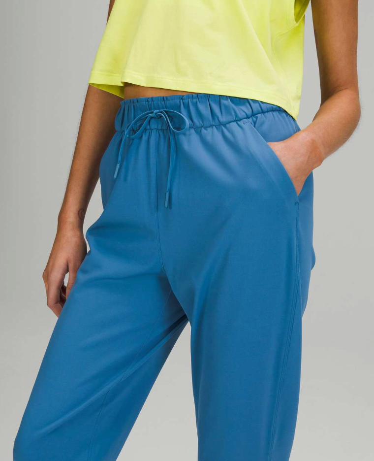 Lululemon Keep Moving Jogger in Denim Blue | Sz 6