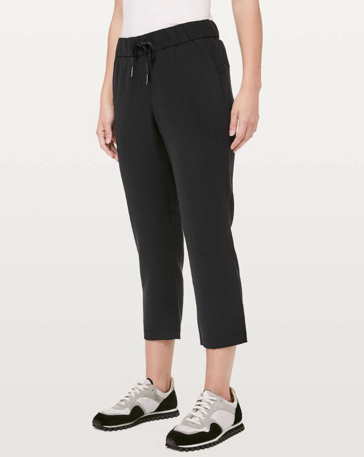 Lululemon On The Fly Crop *Woven 23" Black Pants | Sz 4