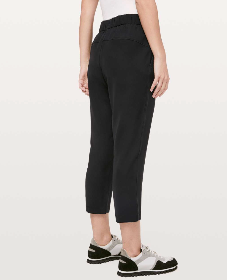 Lululemon On The Fly Crop *Woven 23" Black Pants | Sz 4