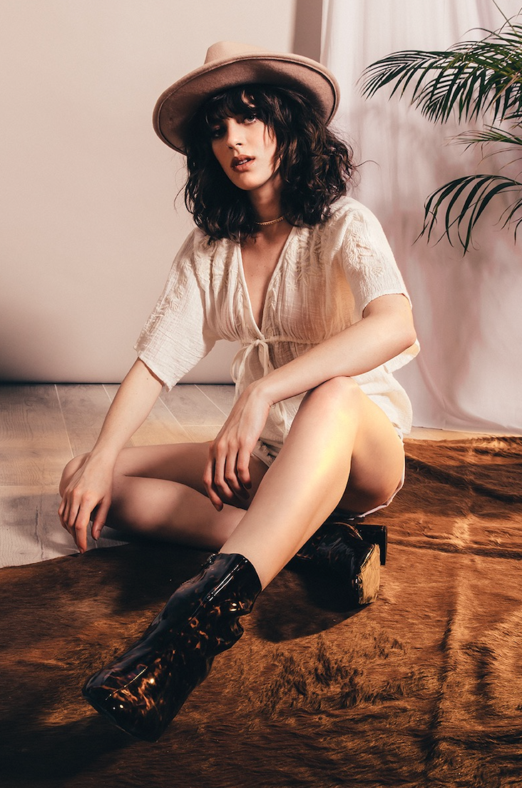 White Crow Embroidery Detailed Blouse| Small Oversized  (O67M10)