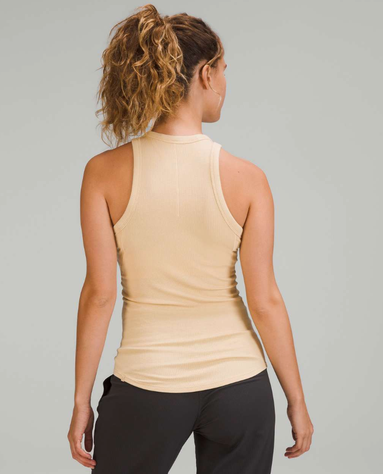 Lululemon Ribbed Hold Tight Tank in Prosecco | Medium (O101B11)