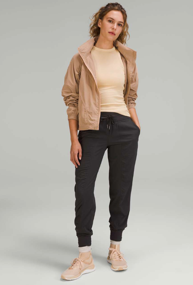 Lululemon Ribbed Hold Tight Tank in Prosecco | Medium (O101B11)