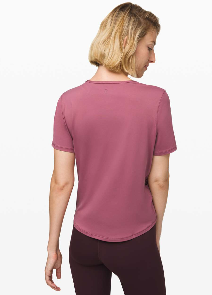 Lululemon Do the Daily Short Sleeve in Plumful | 8 (O166W10)
