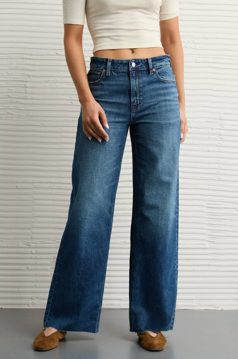 AE Super High Rise Baggy Wide Leg Jeans (Med/Dark wash)  | 8 (N24S20)