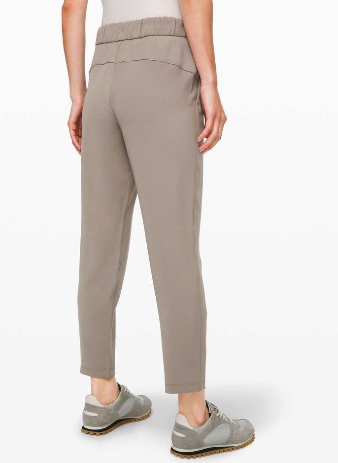 Lululemon On the Fly 7/8 Pant Woven Carbon Dust | Sz 8 / (N47S20)